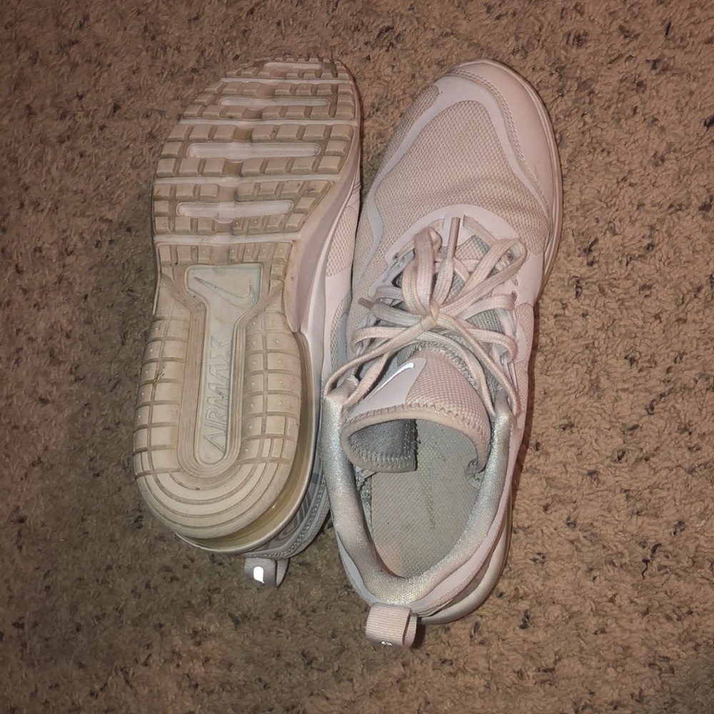 Nike’s - Picture 3 of 3